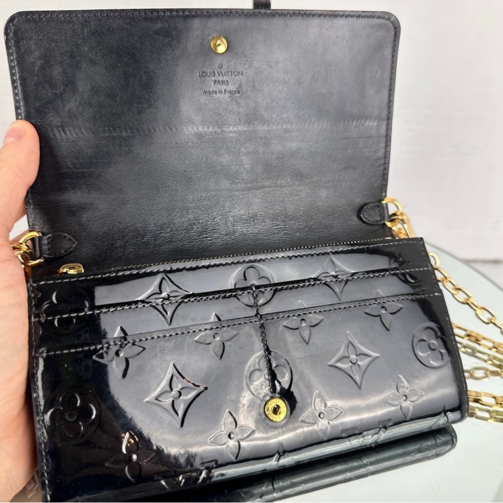 Louis Vuitton Amarante Monogram Vernis Shoulder Bag in Black Patent Leather - Picture 6 of 10